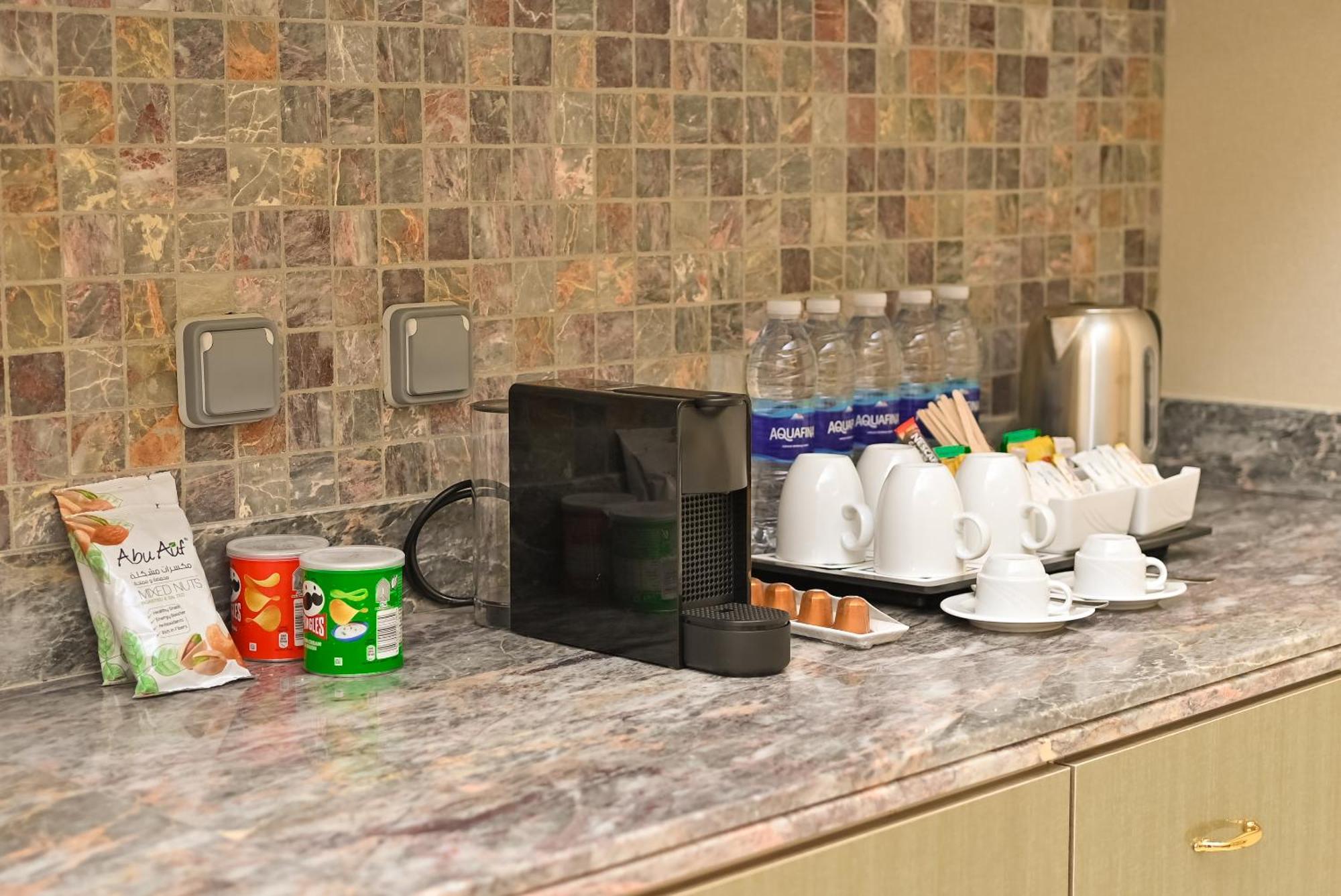 ฮิลตัน เฮิร์กฮาดา พลาซ่า โฮเต็ล Hotel ฮูร์กาดา ภายนอก รูปภาพ A Nespresso coffee machine